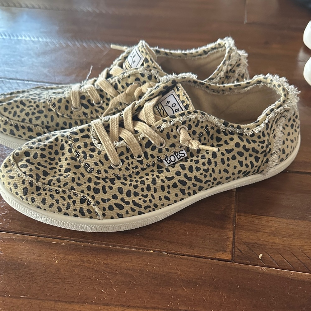 Skechers Beige Leopard Print Sneakers - Picture 5 of 6